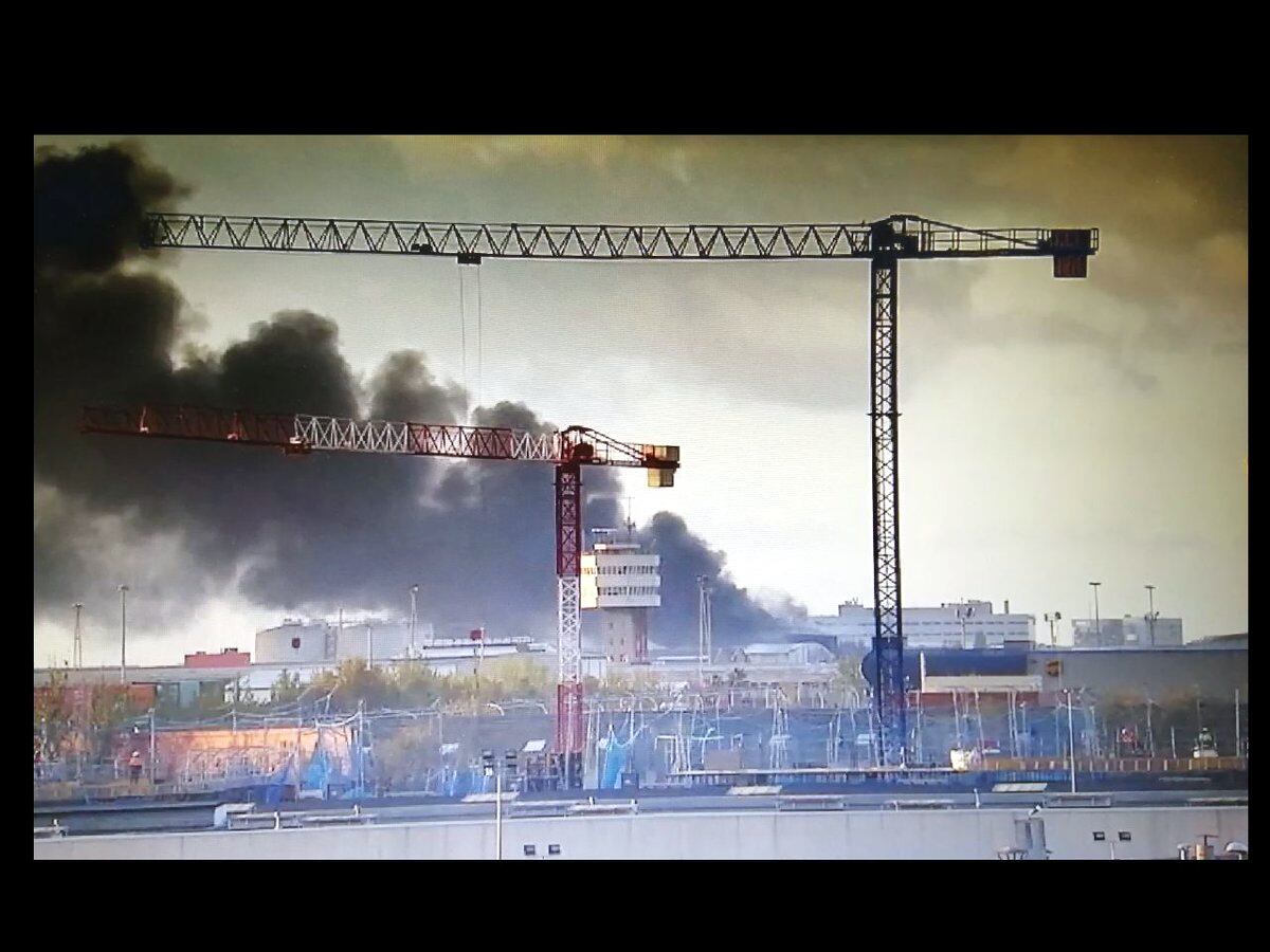 Incendi en una nau d'Ecoparc a la Zona Franca