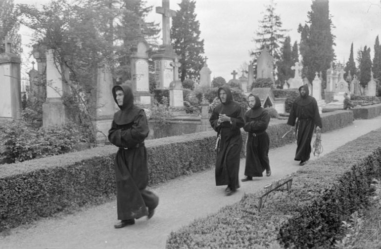 Hermanos Fossores en el cementerio de Santa Isabel 