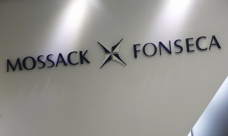 Logo de la compañia Mossack Fonseca  en sus oficinas en Hong Kong