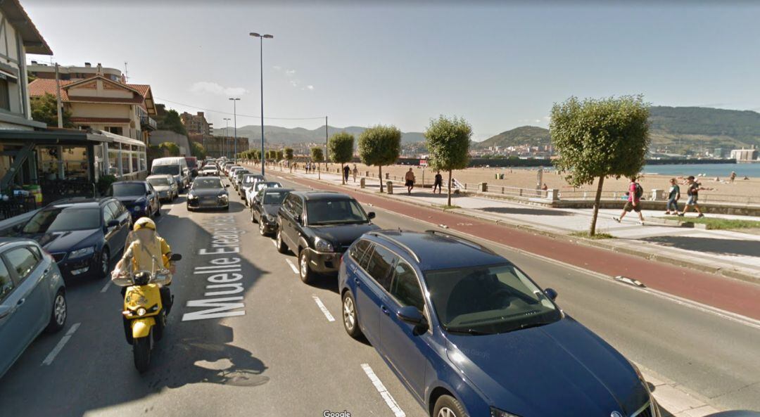 El ayuntamiento ha presentado una propuesta para ampliar el servicio de estacionamiento regulado de vehículos en superficie (OTA) a Romo, Santa Ana, parte de Algorta y Las Arenas y a la zona de la playa de Ereaga, en este caso solo los meses de verano.