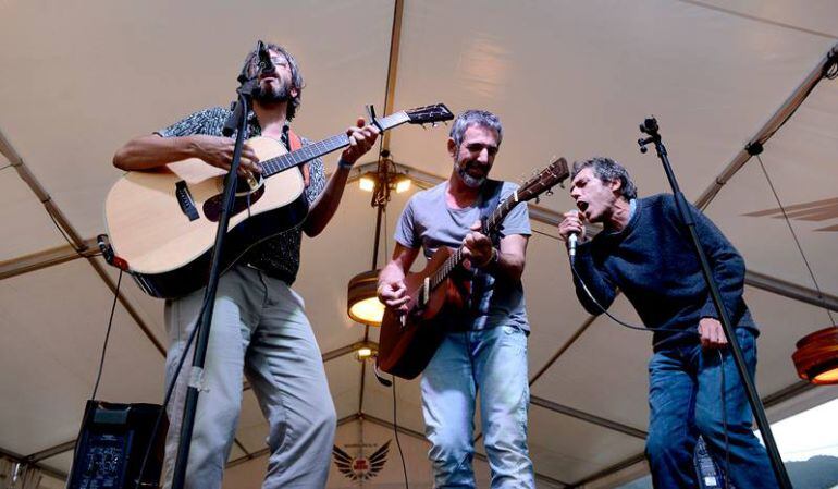 El cocinero Pepe Solla tocó la guitarra junto a Xoel López e Iván Ferreiro en la última edición del PortAmérica Rias Baixas.