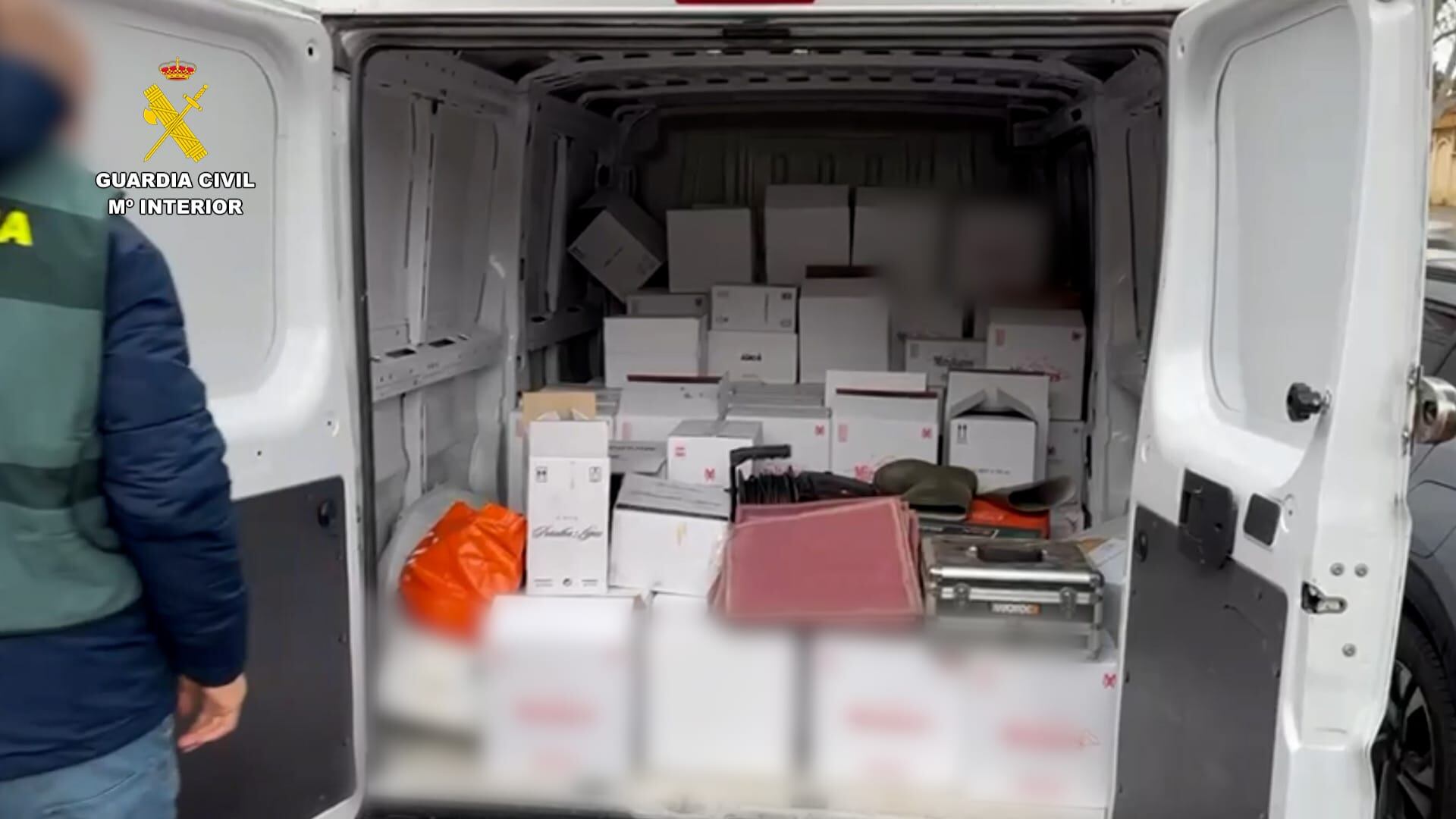 Imagen de la operación REZERVARE de la Guardia Civil contra una banda que asaltó tres veces una bodega de la Ribera del Duero