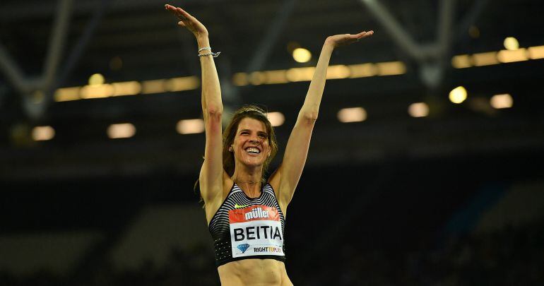 Ruth Beitia, feliz tras uno de sus saltos