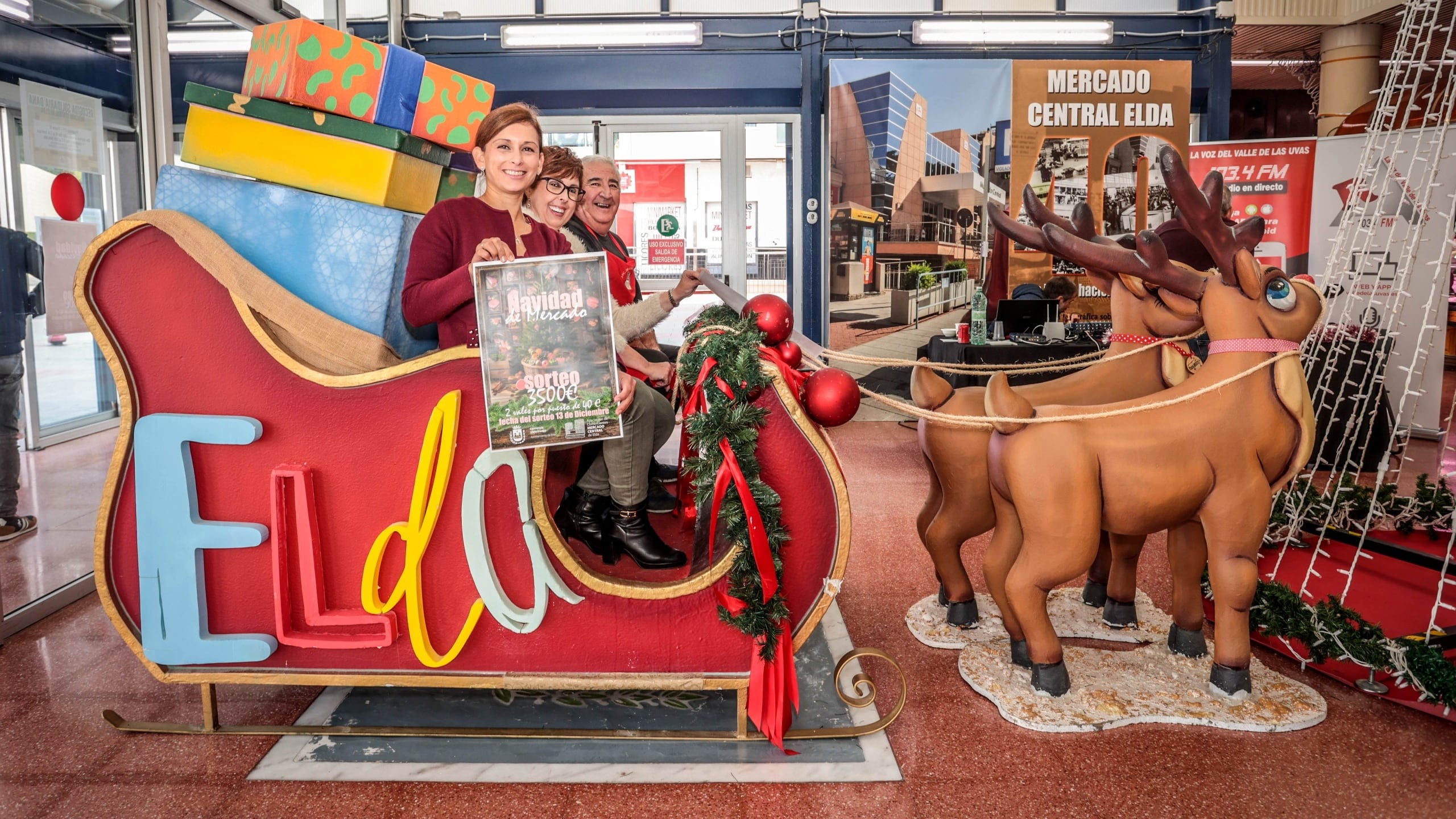 Silvia Ibáñez, edil de Comercio y Mercados de Elda, ha presentado la campaña navideña del Mercado Central de Elda