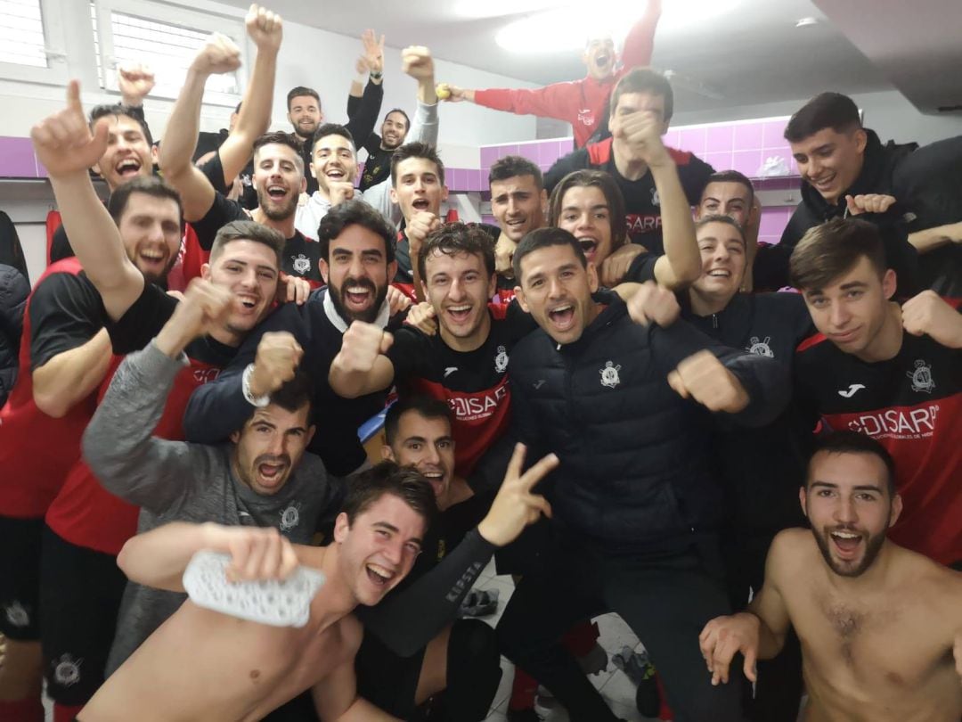 El Portuarios celebra la victoria frente al Pedreguer