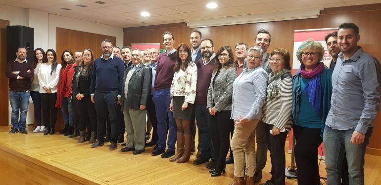 Imagen con los componentes de la nueva Comisión Ejecutiva Local del PSOE de Elda