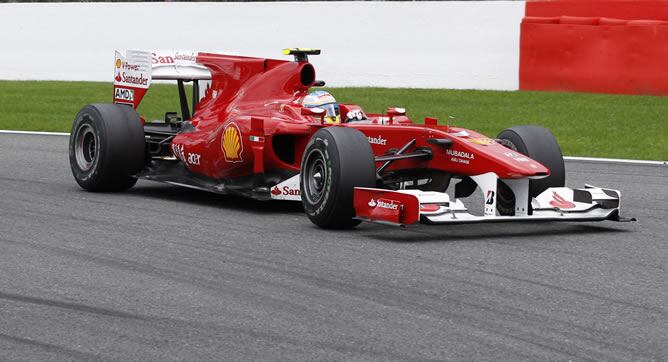 El piloto español no ha podido terminar el GP de Bélgica y ha abandonado cuando era octavo al perder el control de su monoplaza tras tocar con la parte verde de un peralte cuando la lluvia empapaba el trazado