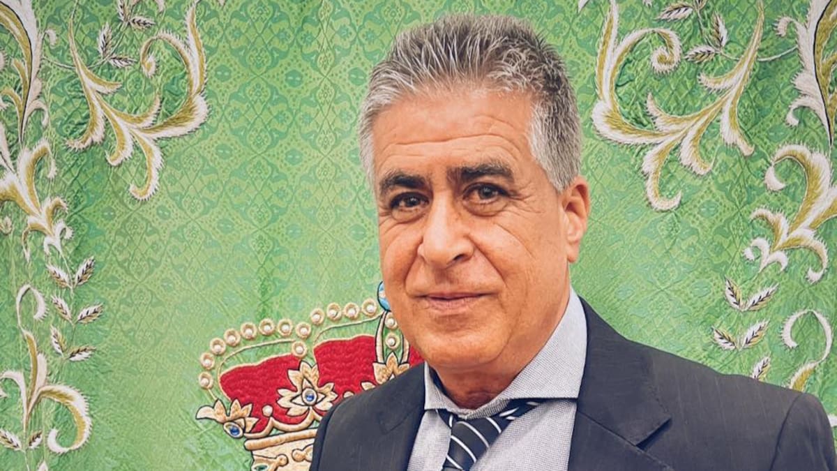 Eugenio Robayna: "No podemos actuar en la plaza del Pueblo Marinero, es privada y una parte es protegida y ya se lo hemos dicho a la propiedad"