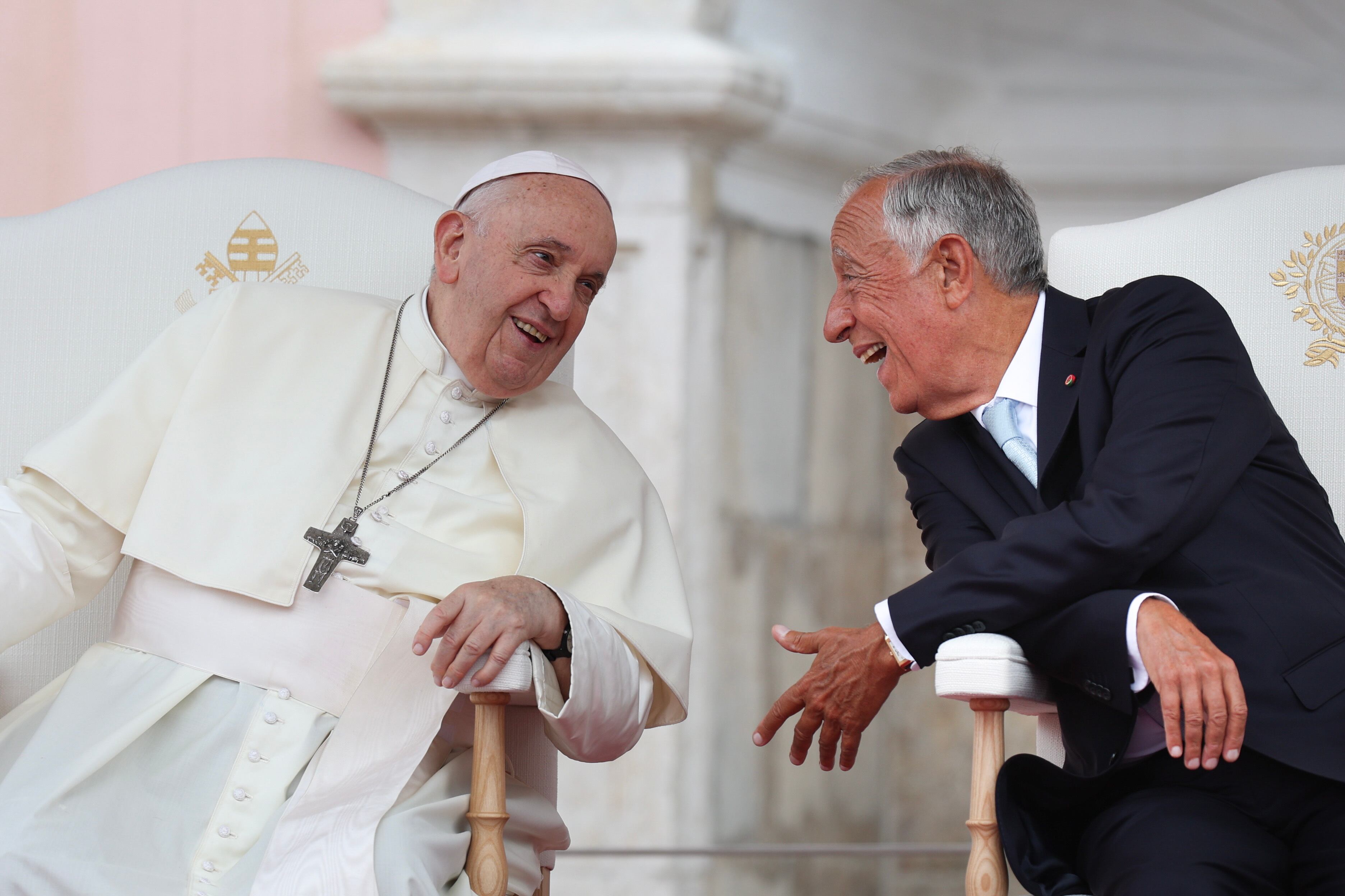 El Papa Francisco durante un encuentro con el Presidente de Portugal, Marcelo Rebelo de Sousa, en el Palacio de Belem, en Lisboa, Portugal