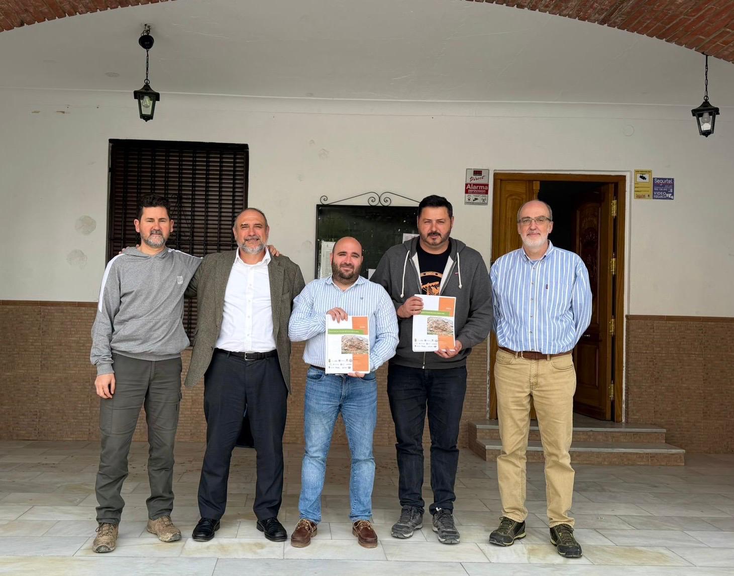 De izquierda a derecha: Matías Reolid Pérez, Juan Antonio Pérez Claros, Francisco Ruíz Sannicolás, Marco Antonio Bernal Gómez y Mario Sánchez Gómez, en la presentación del proyecto
