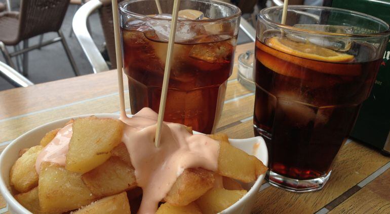 Un vermut a la Plaça del Mercadal