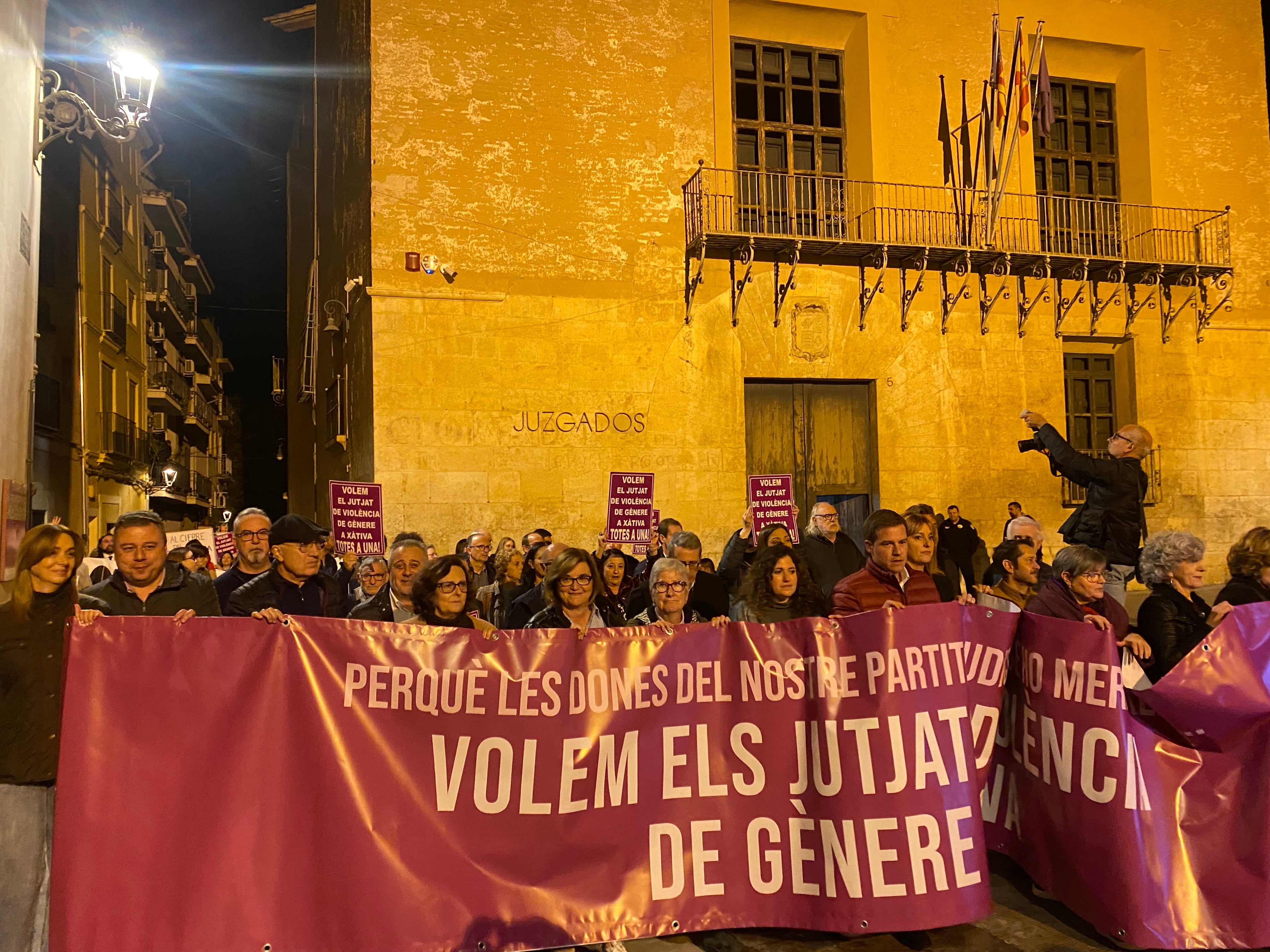 Xàtiva ha vivido una manifestación “histórica” con motivo del 25N