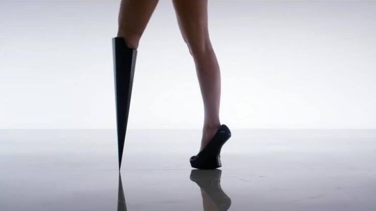 La voz angelical de Adrián Martín y la espectacular Viktoria Modesta en SER CAPACES