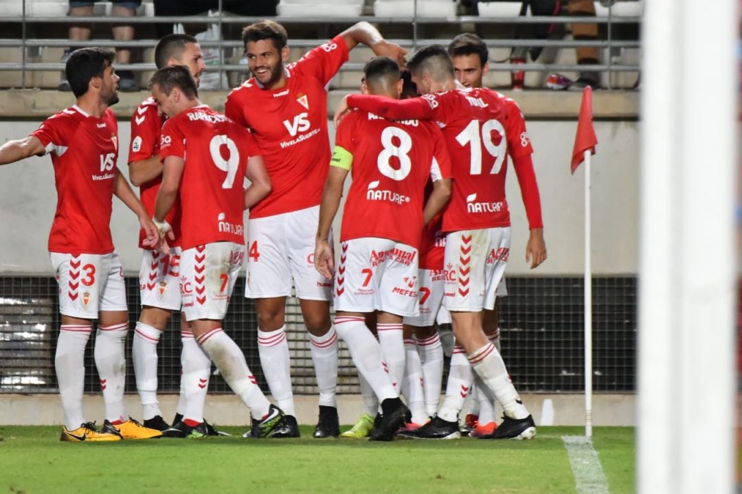 El Real Murcia celebra el gol de Andy Escudero