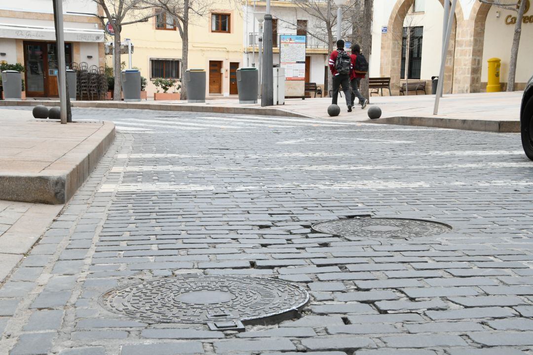 Estado del adoquinado en la Ronda Norte de Xàbia.