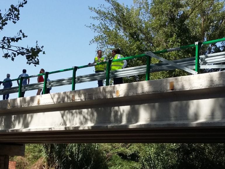 La Junta pone en servicio el nuevo puente sobre el río San Juan en Castillo de Locubín tras su reparación de emergencia