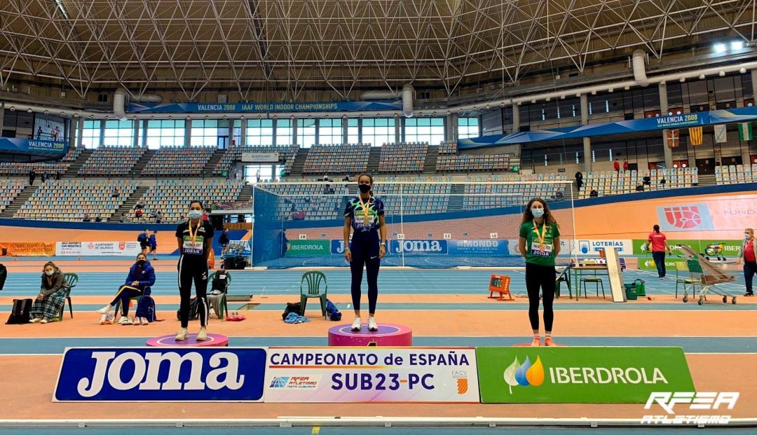 María Vicente en lo más alto del podio