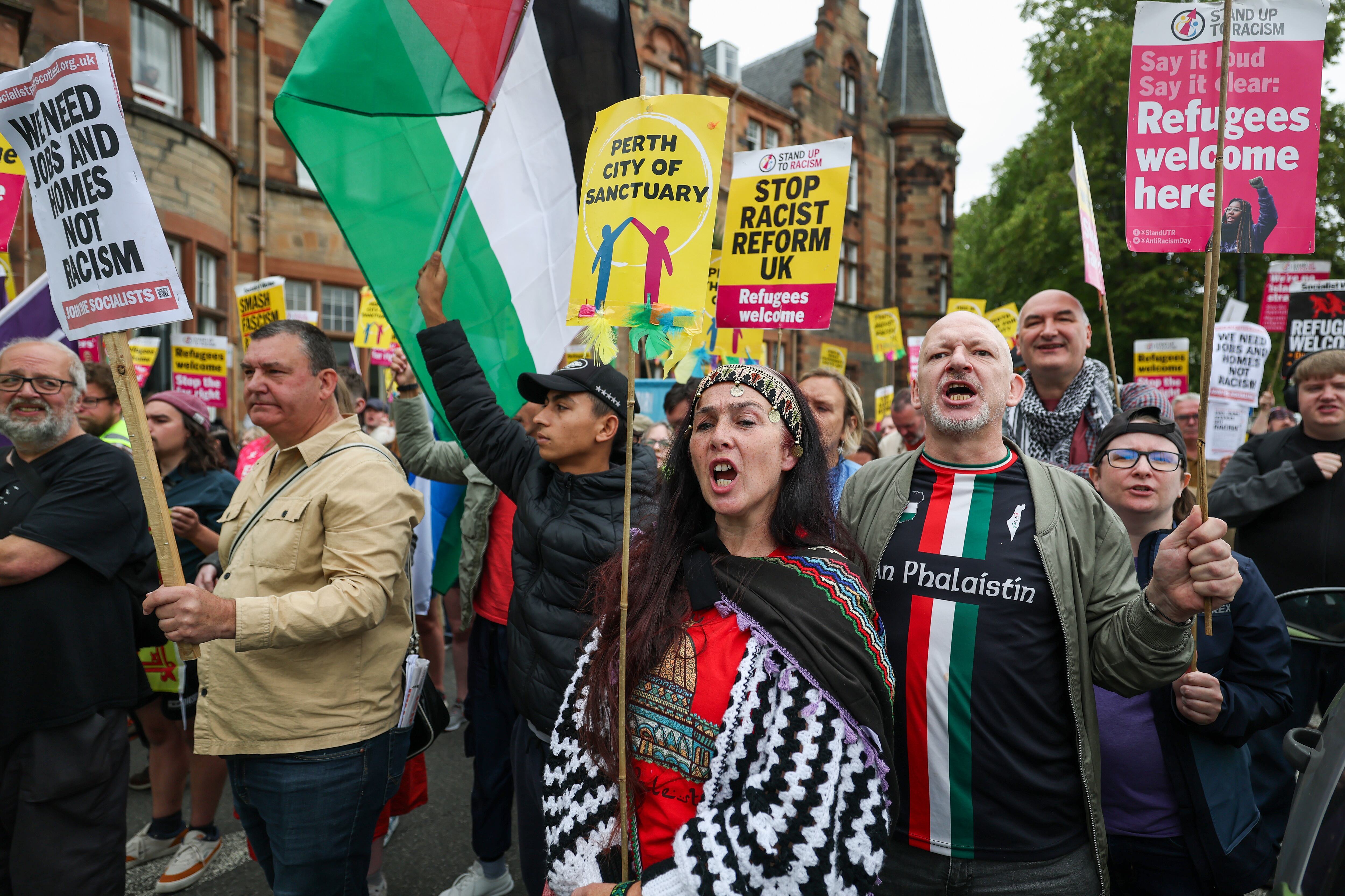 Perth Contra el Racismo defiende un hotel para migrantes contra la violencia y la intolerancia