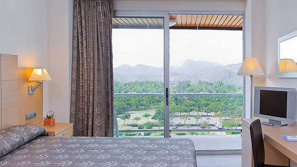 El hotel RH Bayrén Parc preparado para acoger enfermos si el hospital comarcal supera su capacidad