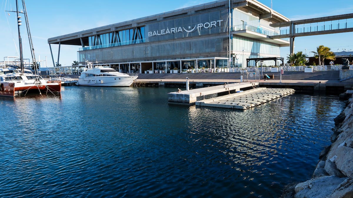 Dénia se convierte por un día en el centro del poder del PP valenciano