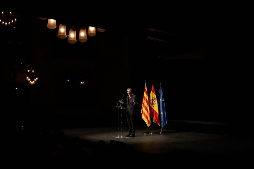 El presidente del Gobierno, Pedro Sánchez, pronuncia la conferencia &#039;Reencuentro: un proyecto de futuro para toda España&#039;, en el Gran Teatre del Liceu de Barcelona