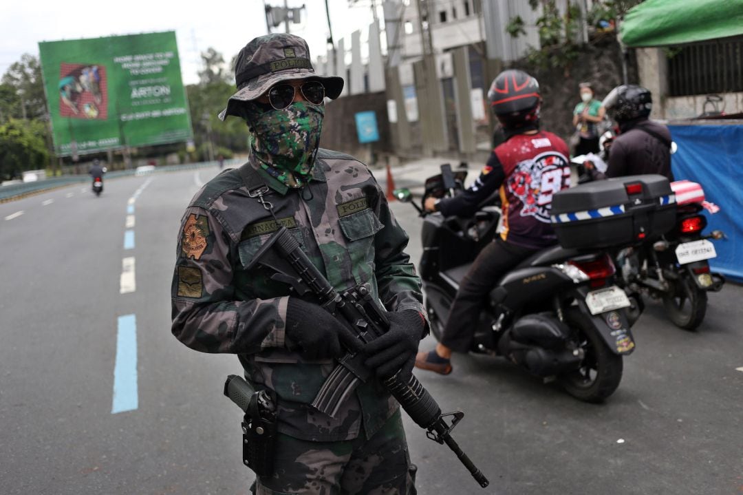 Un agente de la Policía de Filipinas