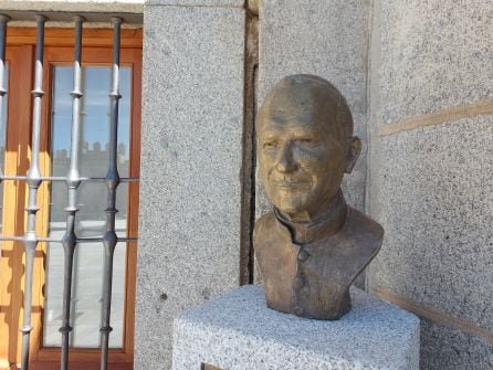 Efigie de Juan Pablo II en la Plaza de La Santa