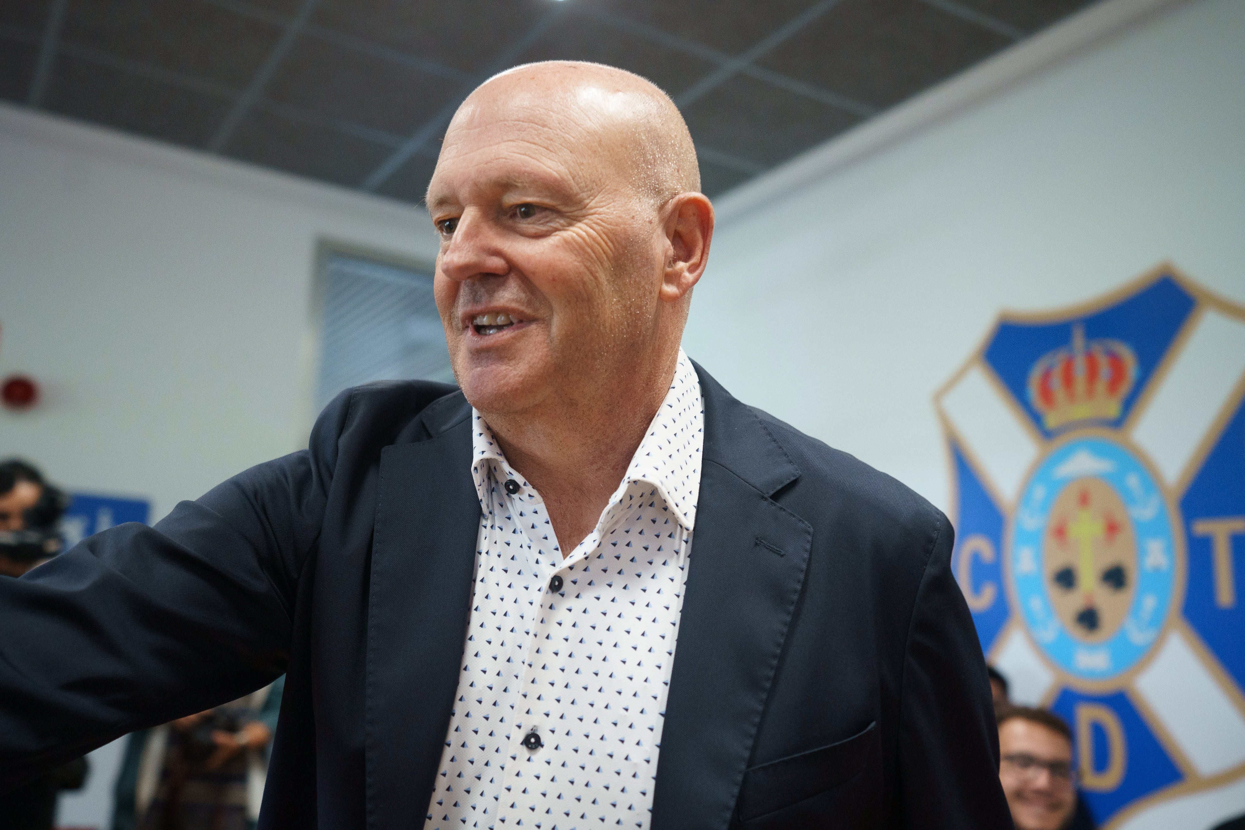 GRAFCAN3884. LA LAGUNA (TENERIFE) (ESPAÑA), 17/09/2024.- El nuevo entrenador del CD Tenerife, Pepe Mel, ha sido presentado este martes en las instalaciones de la Ciudad Deportiva de Tenerife, Javier Pérez de La Laguna (Tenerife) EFE/Ramón de la Rocha
