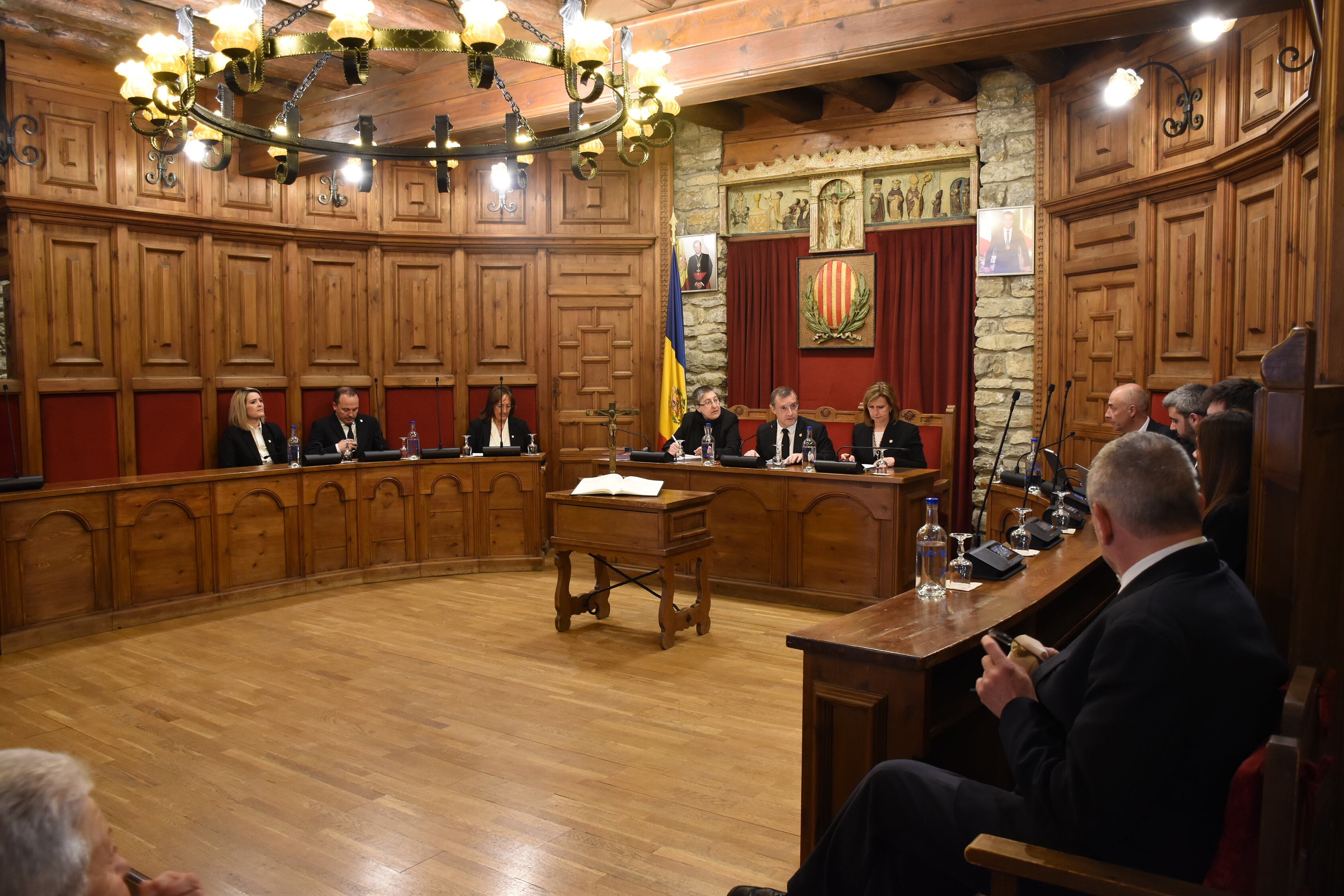 Un moment de la sessió de comú de Sant Julià de Lòria que ha aprovat el pressupost de reconstrucció del Centre cultural lauredià.