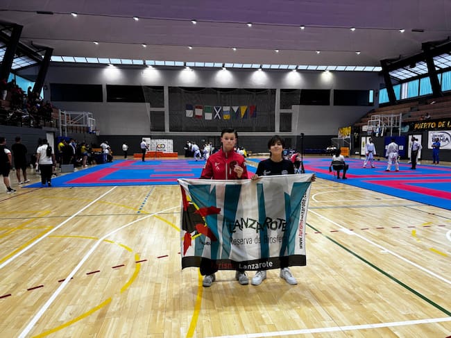 Amelie Skiba y Caleb Padrón (Poliarrecife) en el XXXIII Trofeo Pepe Pérez de Kárate.