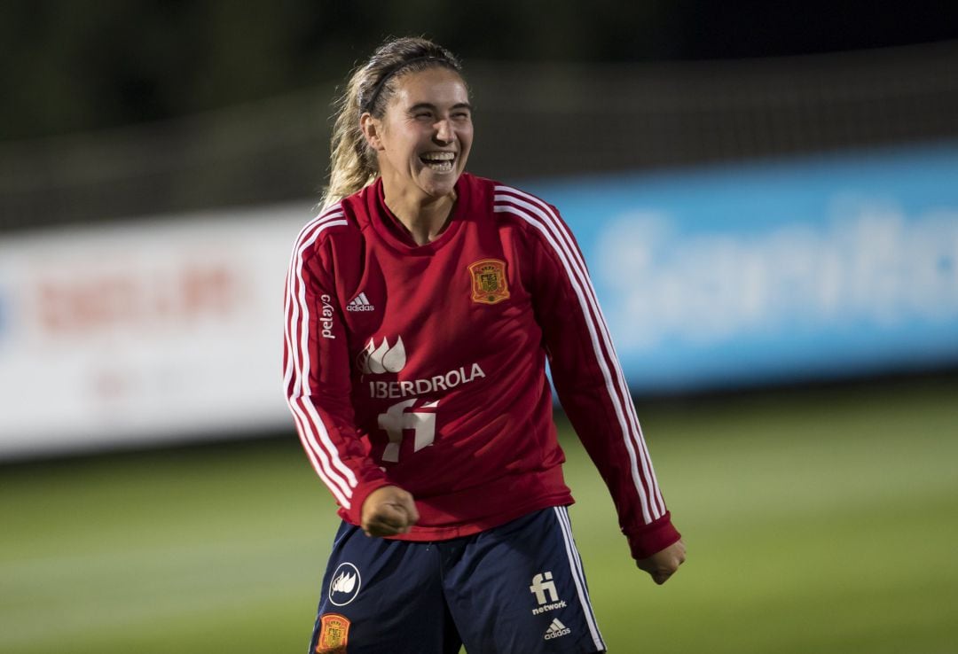 Mariona Caldentey entrenando con la selección española.