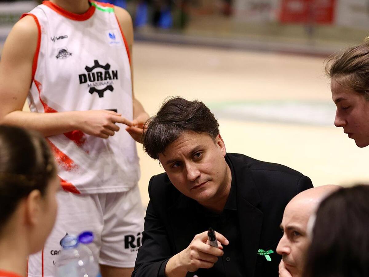 Suso Garrido pide solidez defensiva para el derbi ante Baxi Ferrol