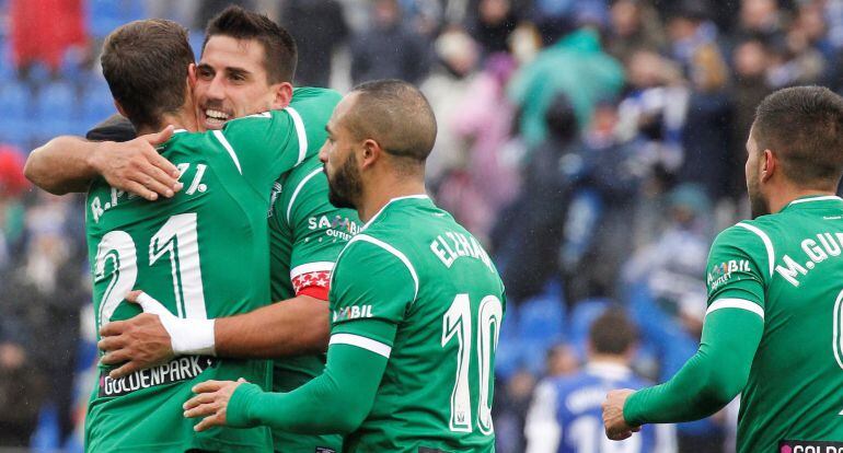 Los jugadores del Leganés celebran el gol de Gabriel a la Real Sociedad.