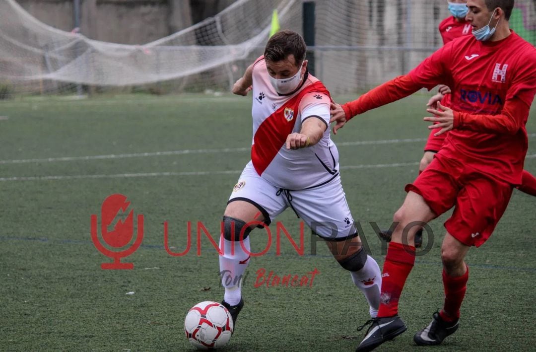 Dimitri Koltsov durante el primer partido de la historia del Rayo Vallecano C (Foto vía: @UnionRayo)