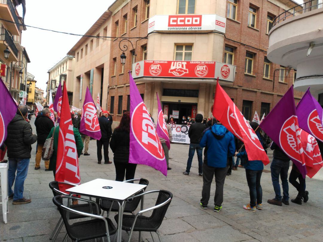 Tras el paréntesis de 2020 por el confinamiento domiciliario obligado por la pandemia CCOO y UGT han recuperado la conmemoración presencial del 1º de Mayo