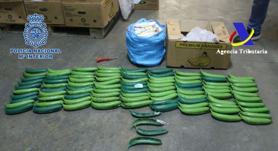 Bananas de plástico con cocaína en su interior 