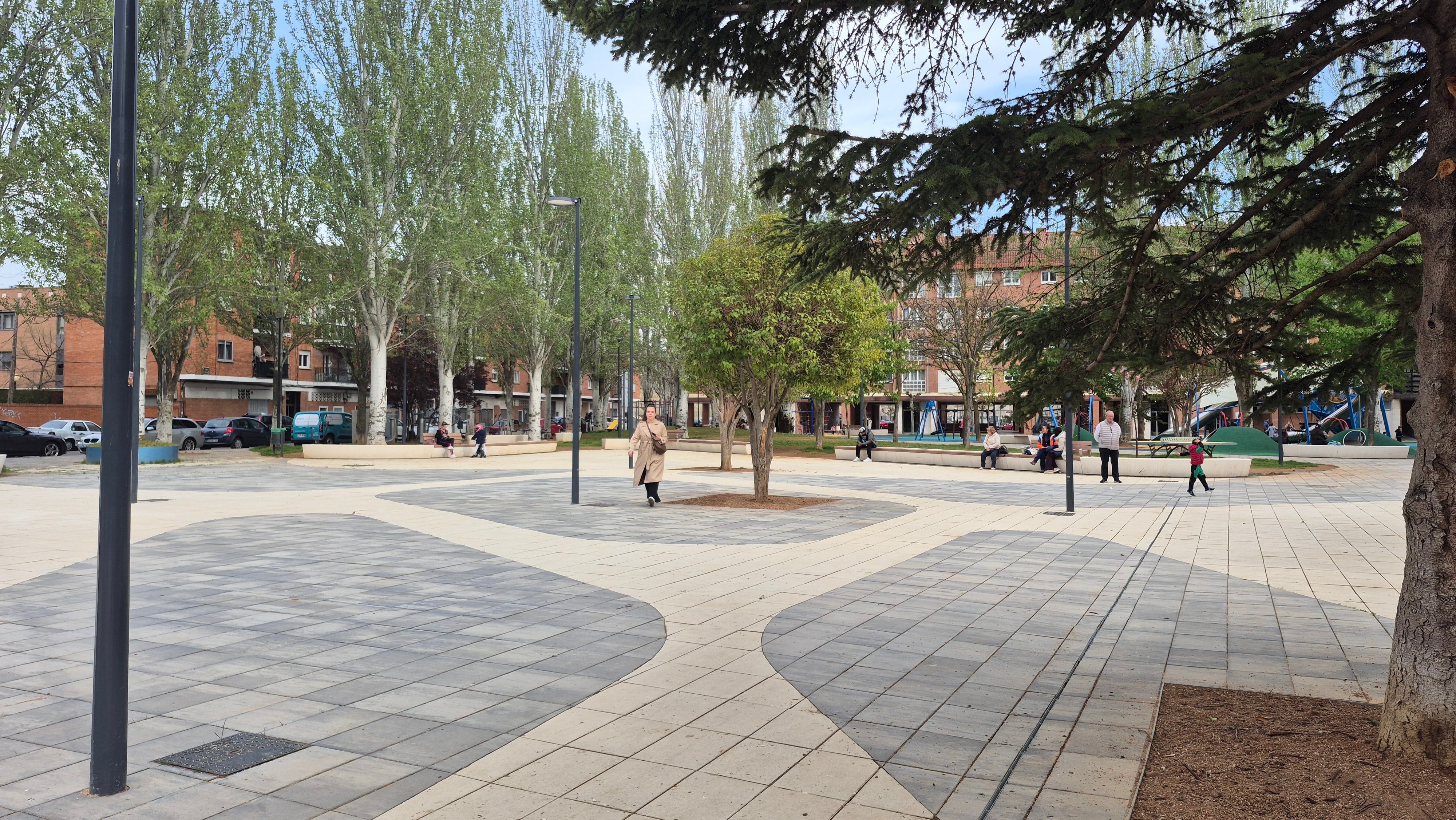 El nuevo parque de Virrey Velasco cuenta con una gran plaza central