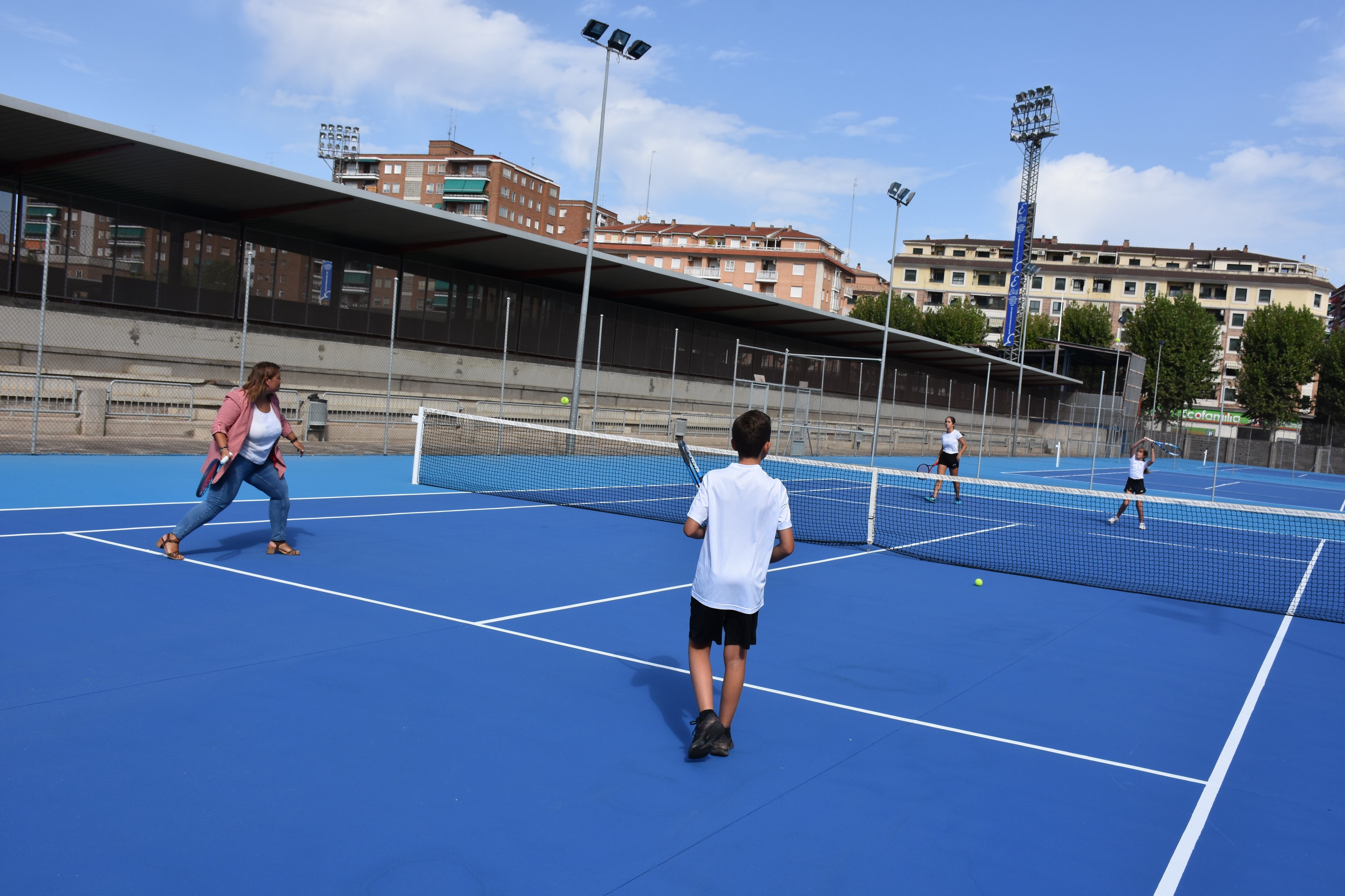 Pista de tenis remodelada