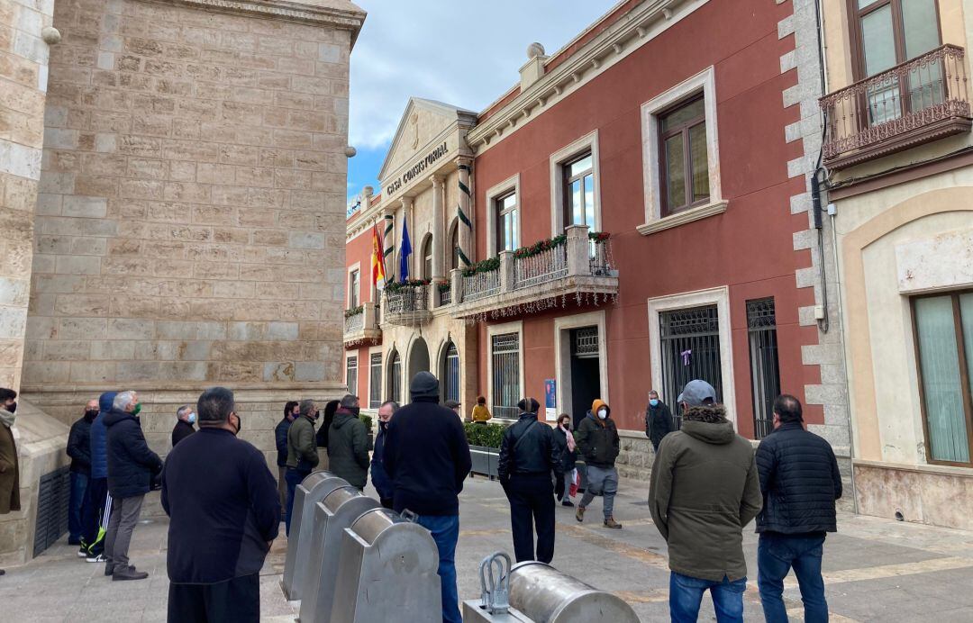 Imagen de la concentración de los hosteleros en Valdepeñas, durante este lunes 4 de enero