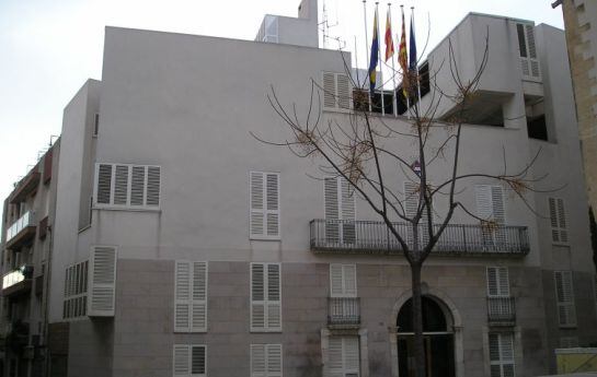 Façana de l'Ajuntament de Vila-seca.