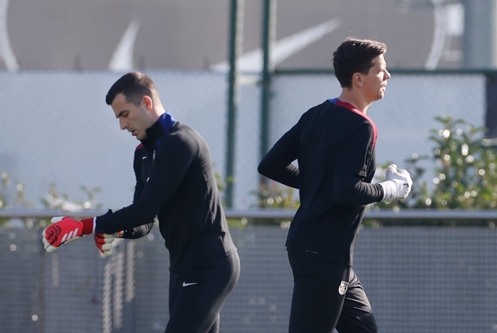 Iñaki Peña y Wojciech Szczesny, durante un entrenamiento del Barça