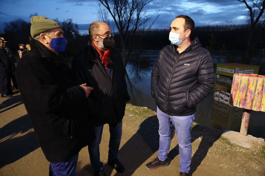 Lambán dice que va a ser un fin de semana &quot;problemático&quot; ante una riada del Ebro &quot;importante&quot; 