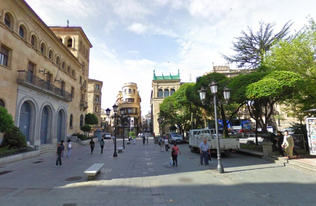 Calle Zamora de Salamanca, en el cruce con Concejo y Plaza de los Bandos.