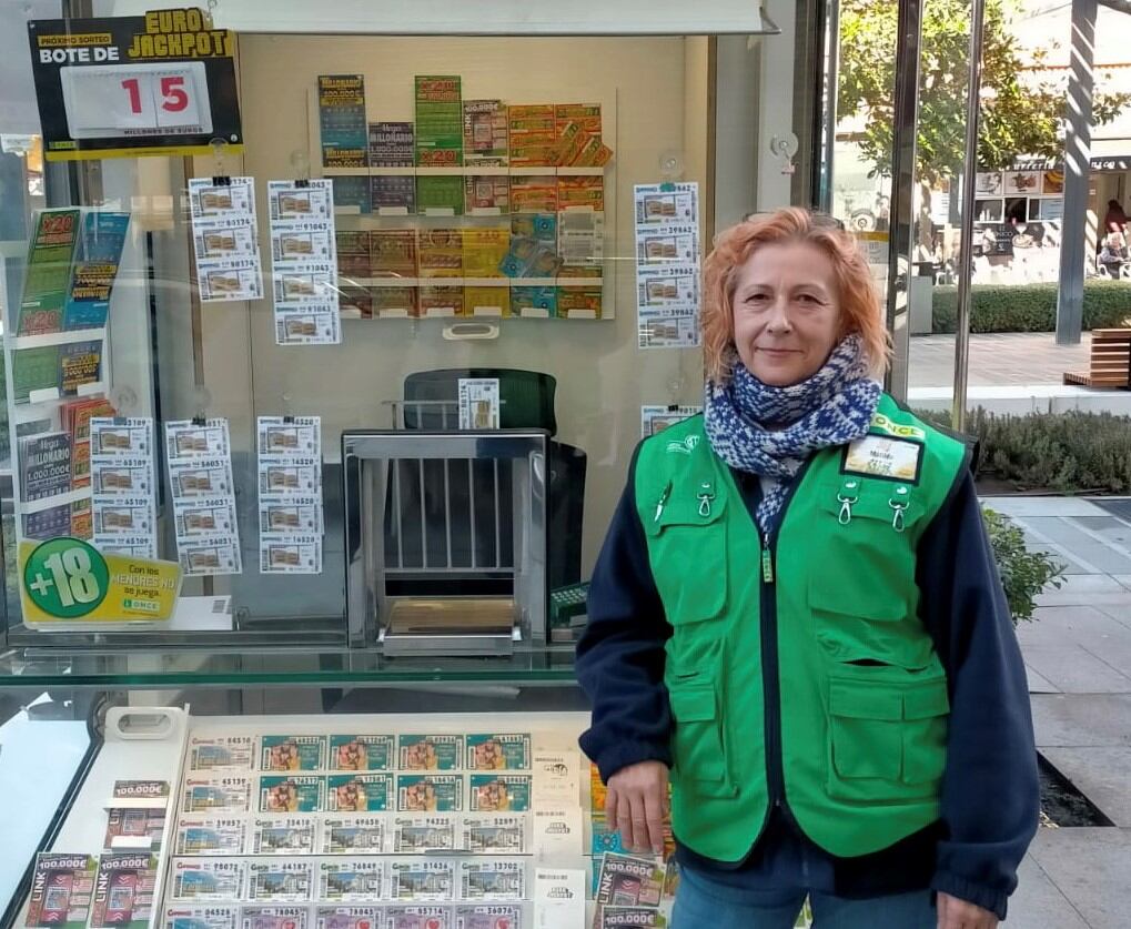 Matilde León, vendedora de la ONCE que ha dado el premio en Torremolinos (Málaga)