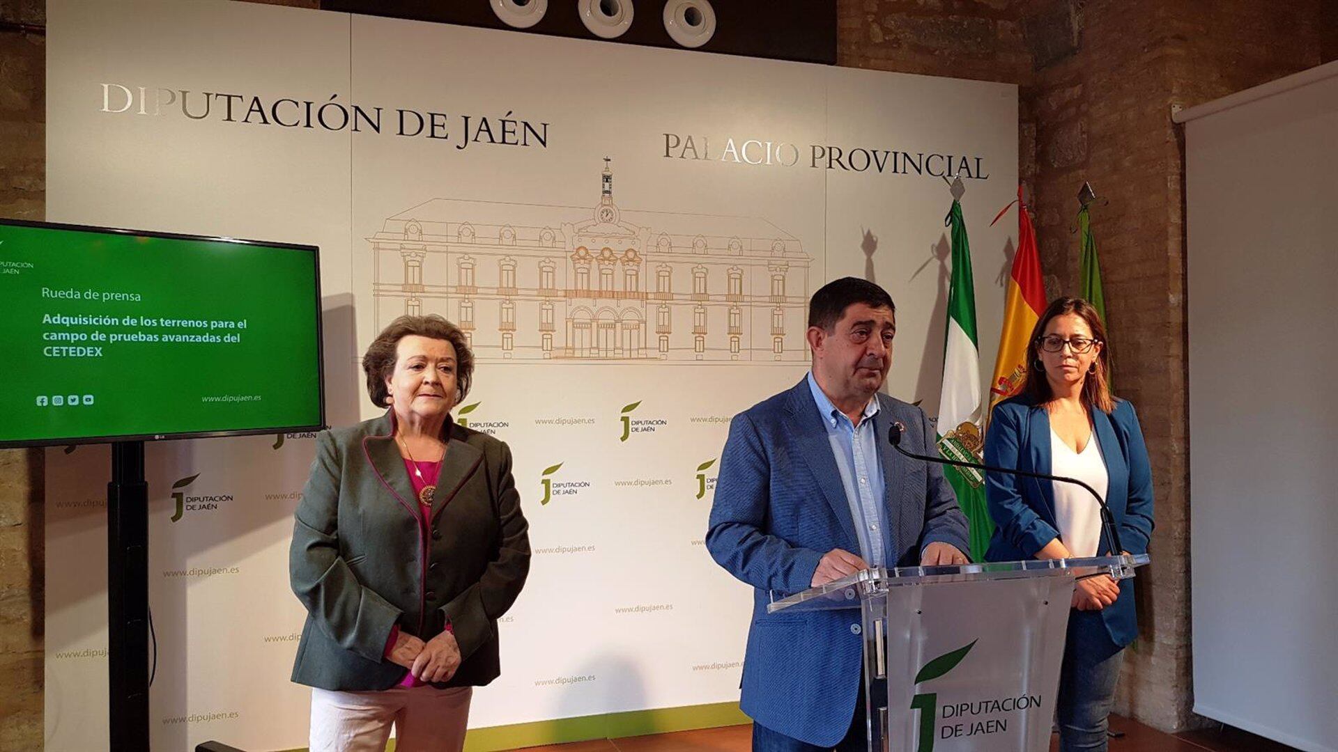 Reyes informa sobre la adquisición de terrenos para el Cetedex