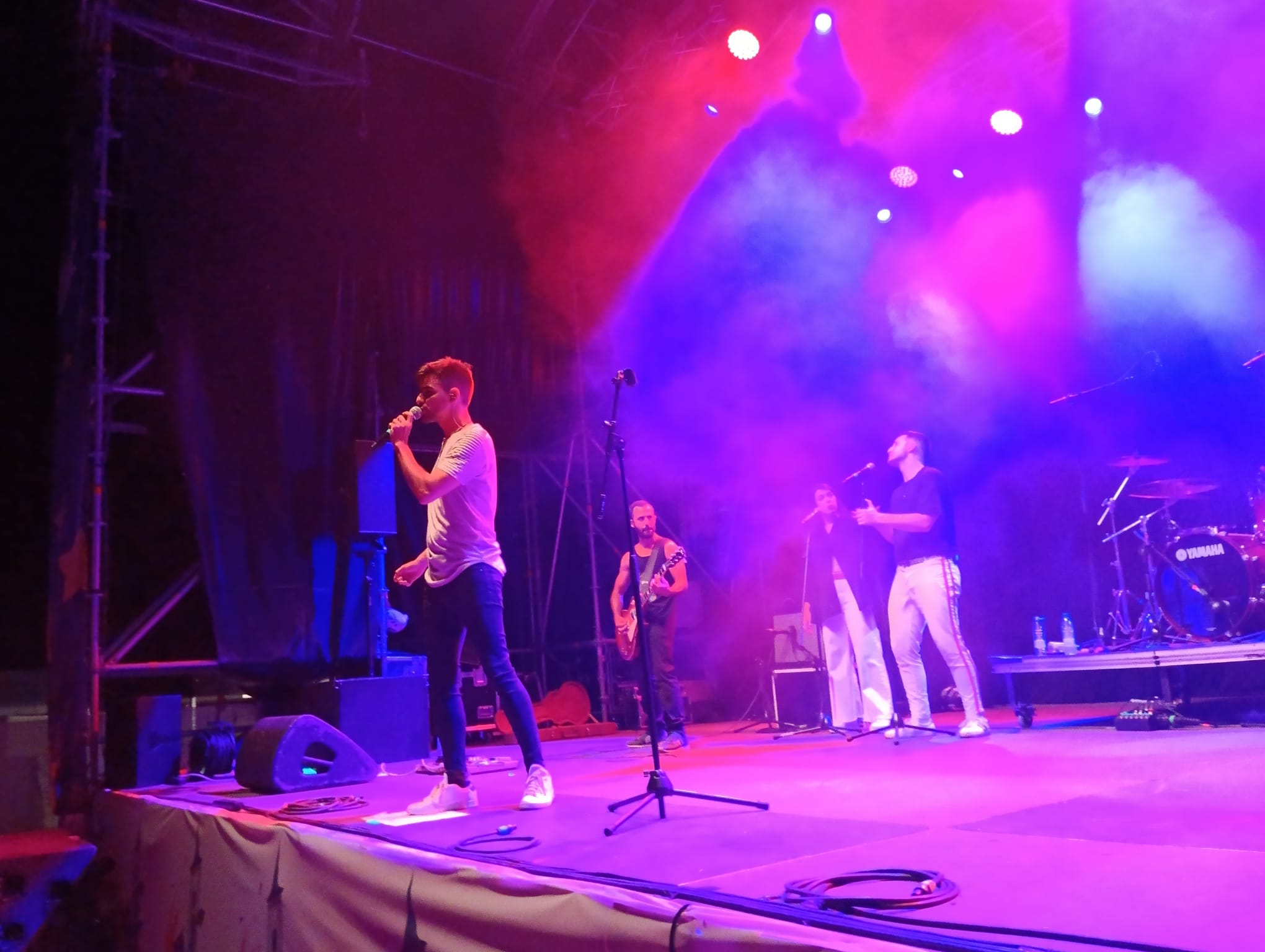 Todo Cafeína y su tributo a El Canto del Loco, anoche en el Escenario Principal