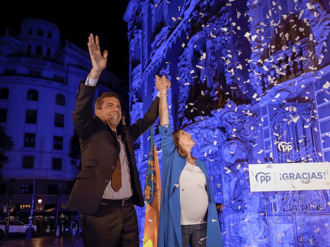 El presidente del PPCV, Carlos Mazón y la candidata a la alcaldía de Valencia, Maria José Catalá, a su llegada a la sede del partido en Valencia.