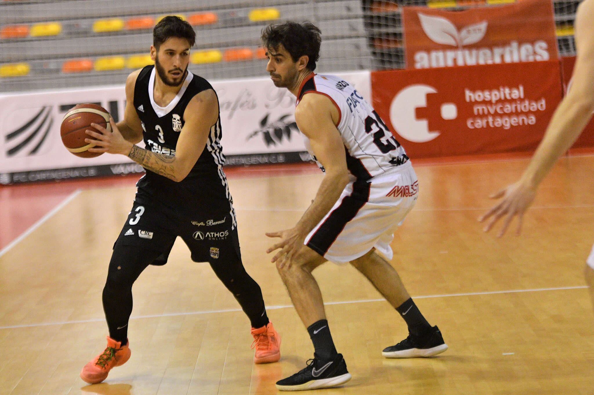 Víctor Aguilar durante el partido de la jornada anterior