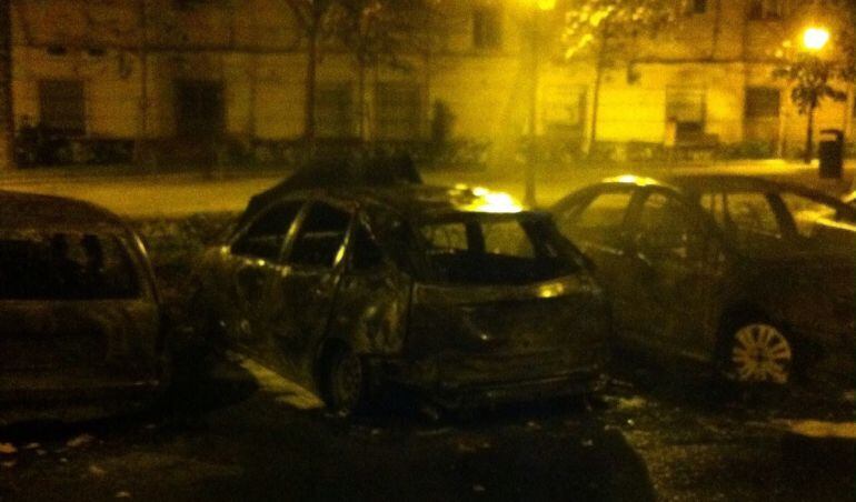 Coches incendiados esta pasada madrugada en Isla Perdida, Valencia