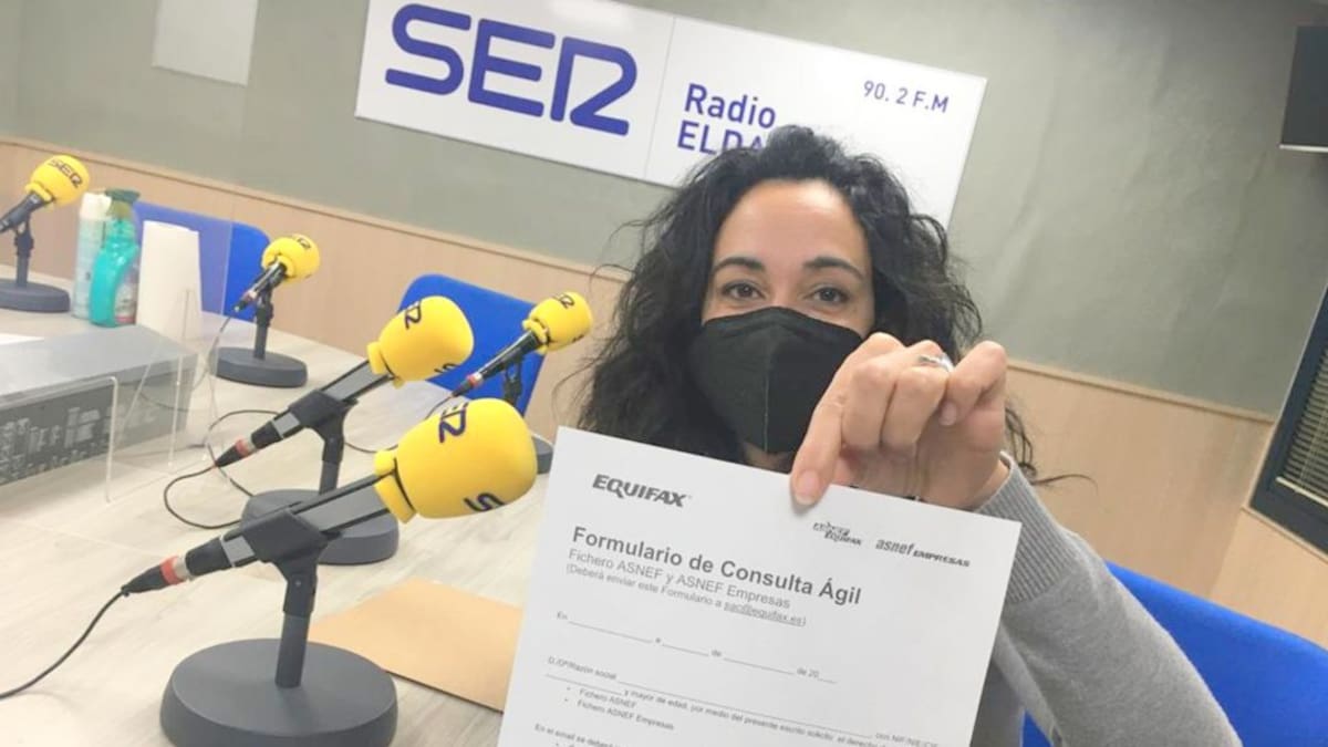 Celia Carbonell, abogada de Elda: "Hay que leer hasta la letra más pequeña"